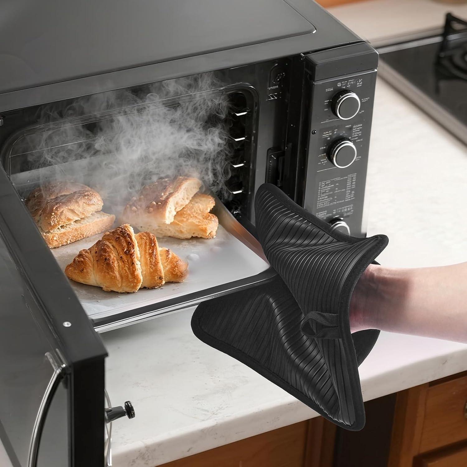 image:imageVEVOR Oven Mitts Mini Oven Mitt Set with NonSlip Silicone Strips High Heat Resistant to 500 Lightweight Cotton Baking Mitts 1307 x 61 inch with 2 NoMarks Hooks for Home Kitchen 2 PieceBlack